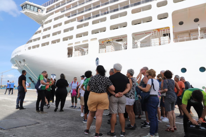 Temporada de cruzeiros comeca na Bahia com desembarque de 31 mil turistas Foto Tatiana Azeviche Setu