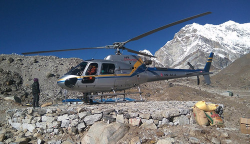 Everest-helicopter-tour-cost.jpg