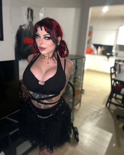goth1.jpg
