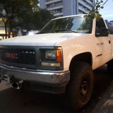 GMC 3500 HD 2001 branca vista de frente