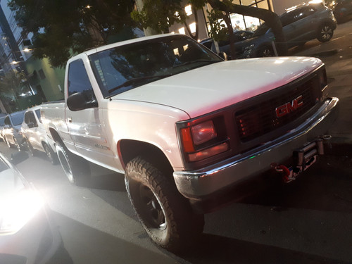 GMC 3500 HD 2001 branca