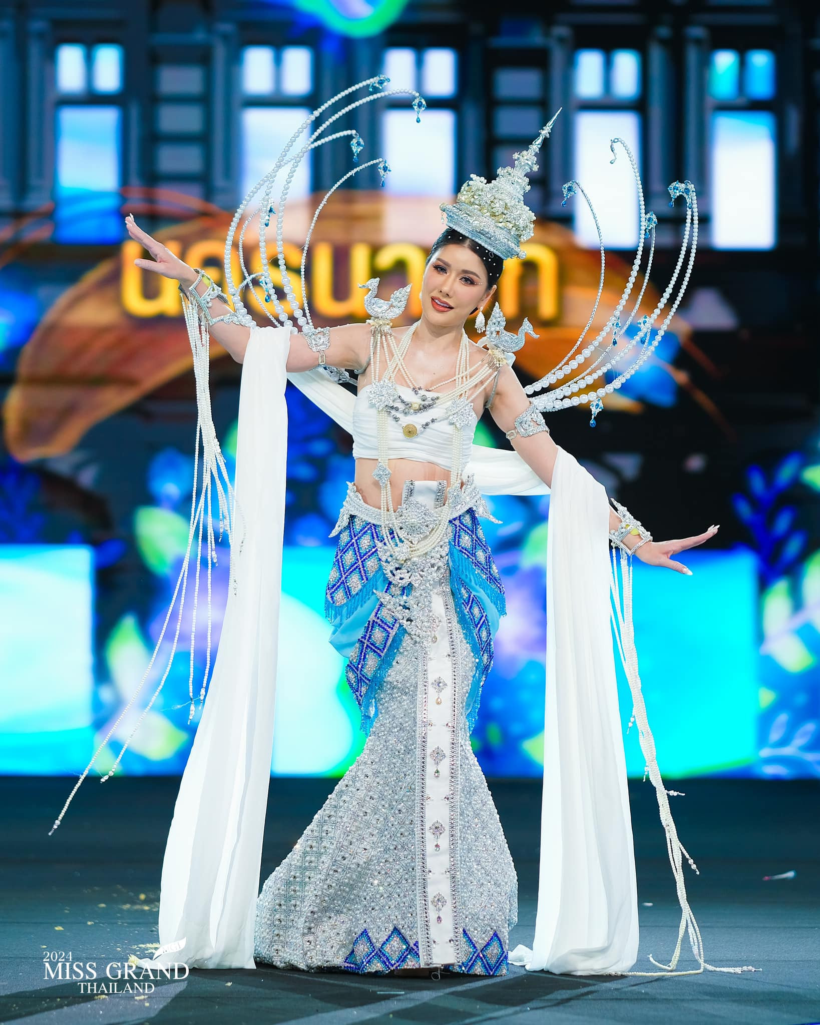 Miss - trajes tipicos de candidatas a miss grand thailand 2024. - Página 5 JNB4dcG