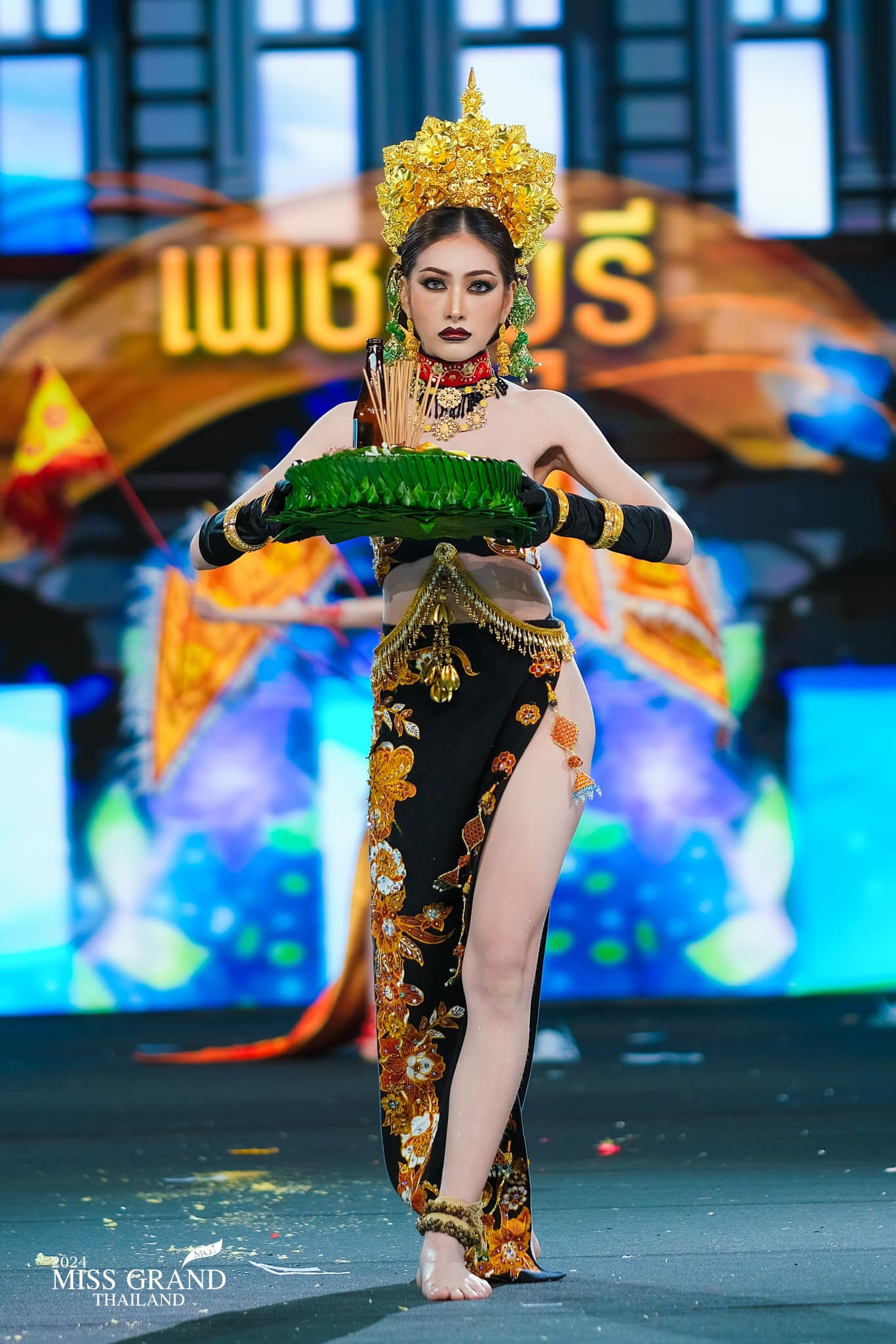 Miss - trajes tipicos de candidatas a miss grand thailand 2024. - Página 4 JNBFQ3J
