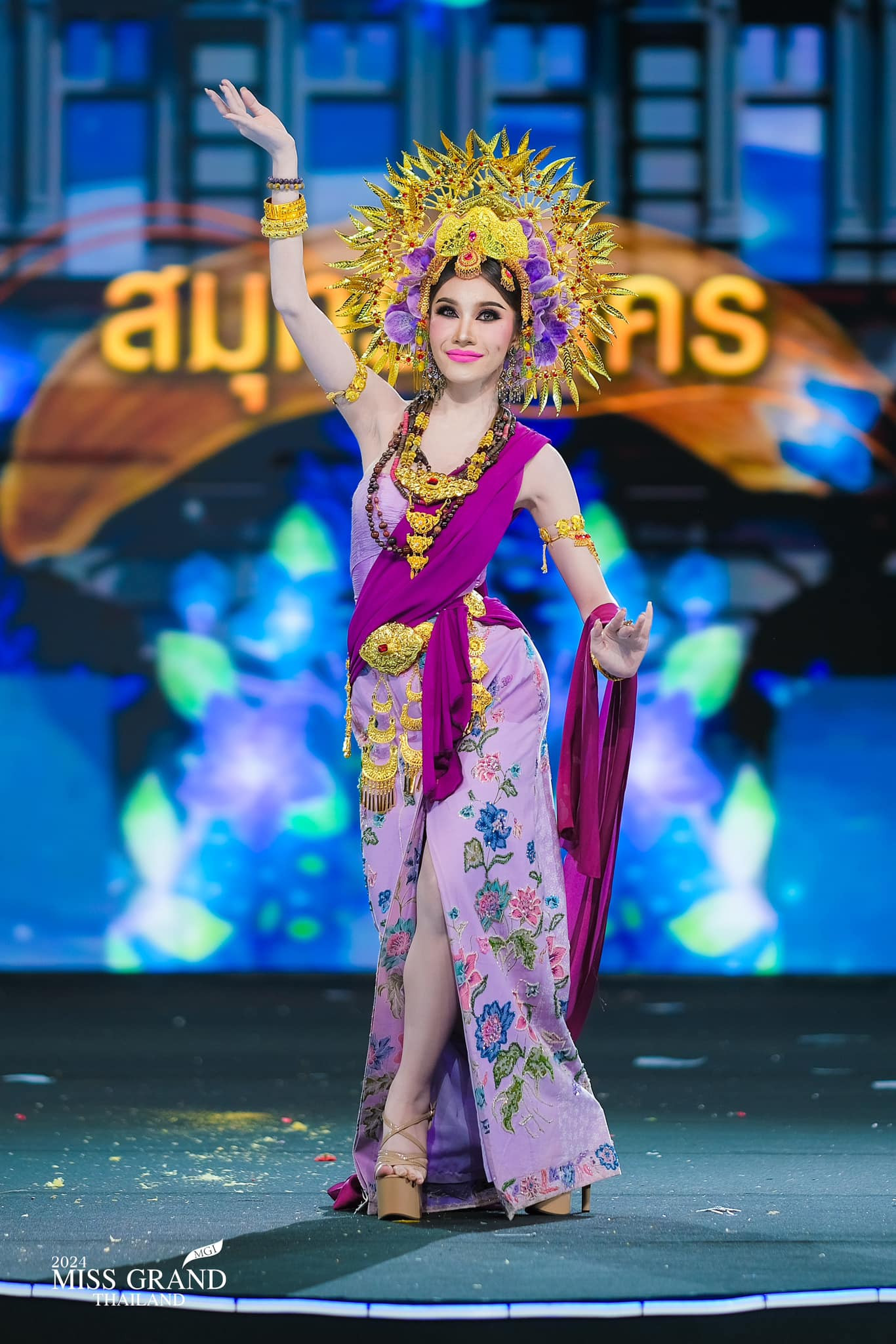 trajes tipicos de candidatas a miss grand thailand 2024. - Página 4 JNBfSWP