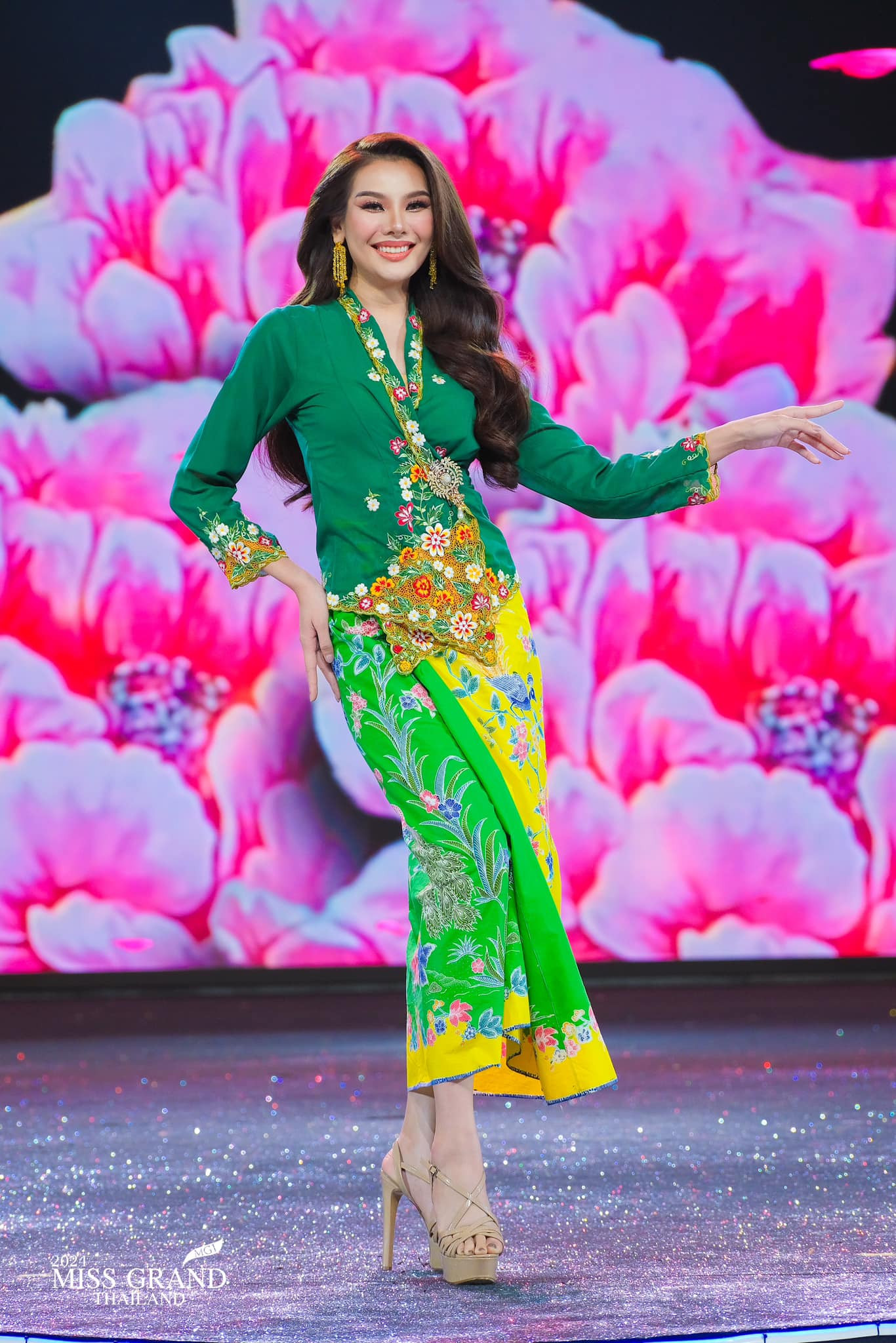 Miss - candidatas a miss grand thailand 2024. final: 6 abril. - Página 16 JNq0We2