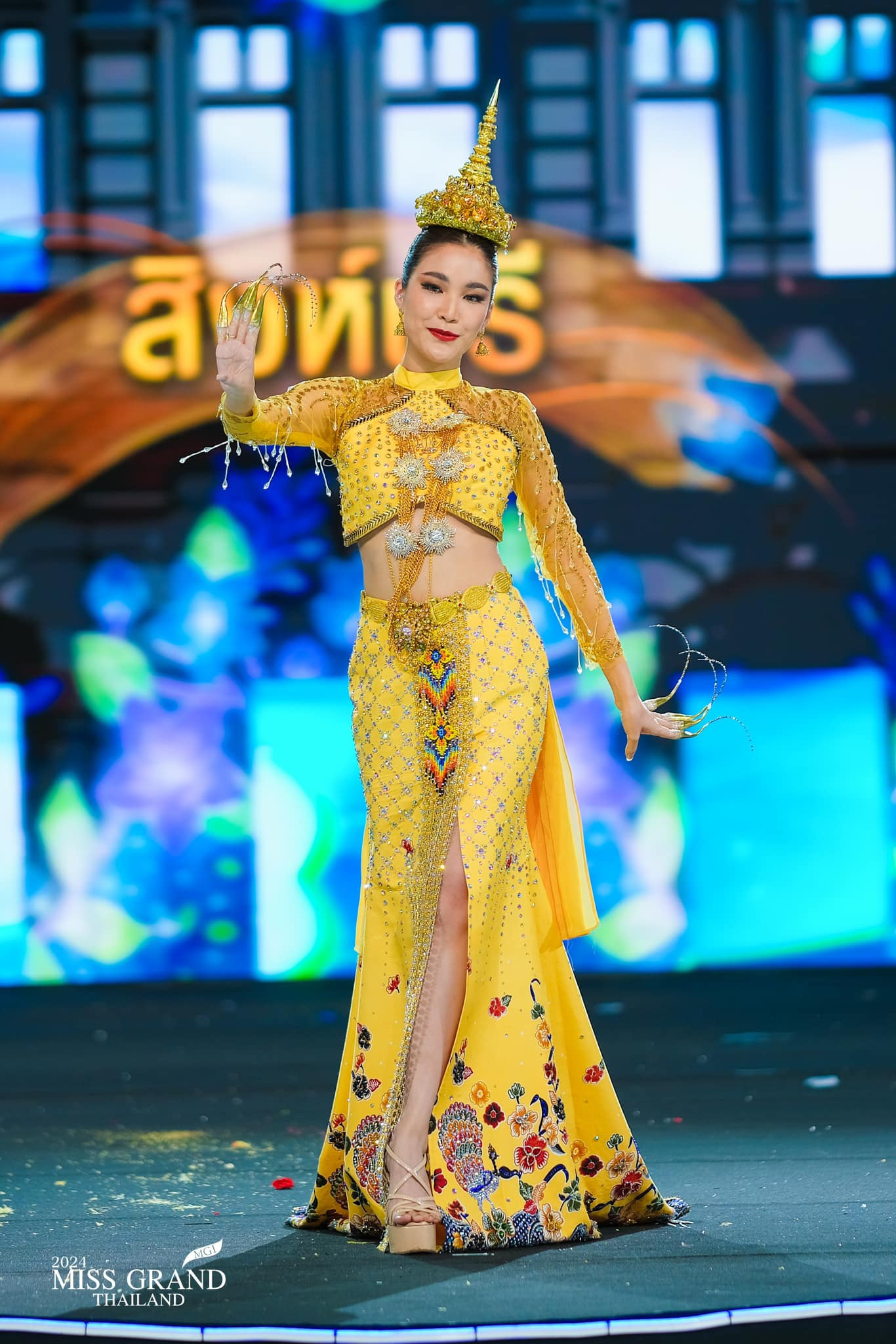 trajes tipicos de candidatas a miss grand thailand 2024. - Página 2 JNq4YIS
