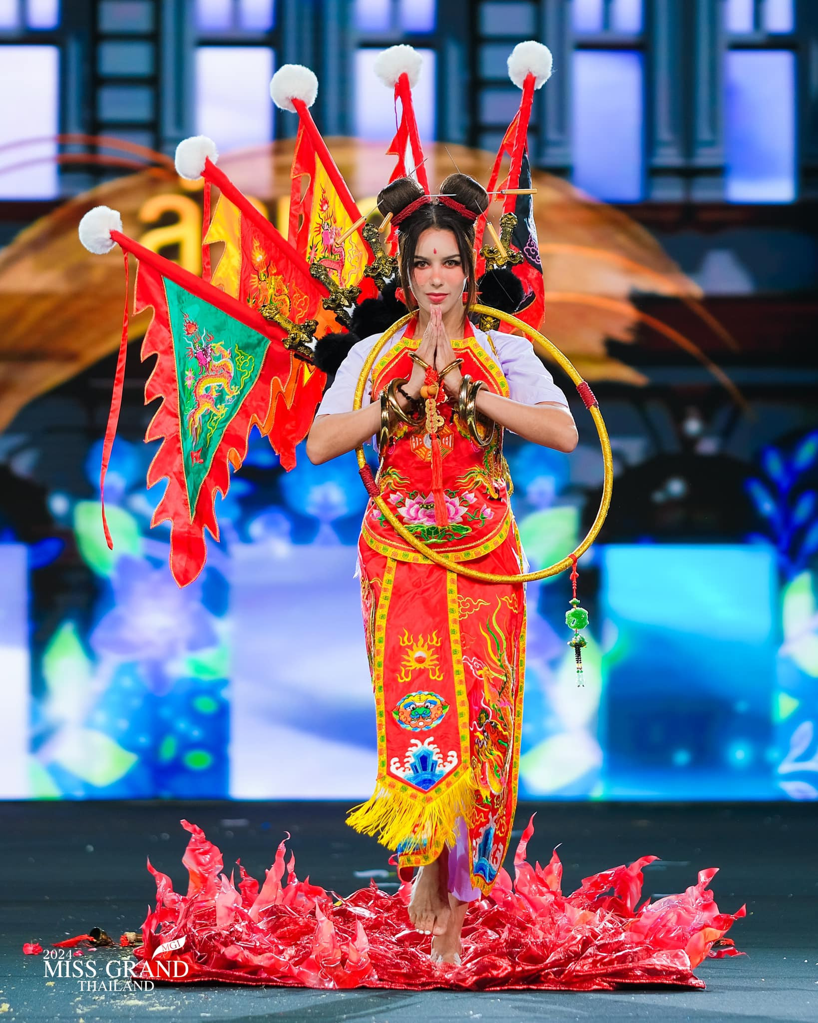 trajes tipicos de candidatas a miss grand thailand 2024. - Página 3 JNq6hcG