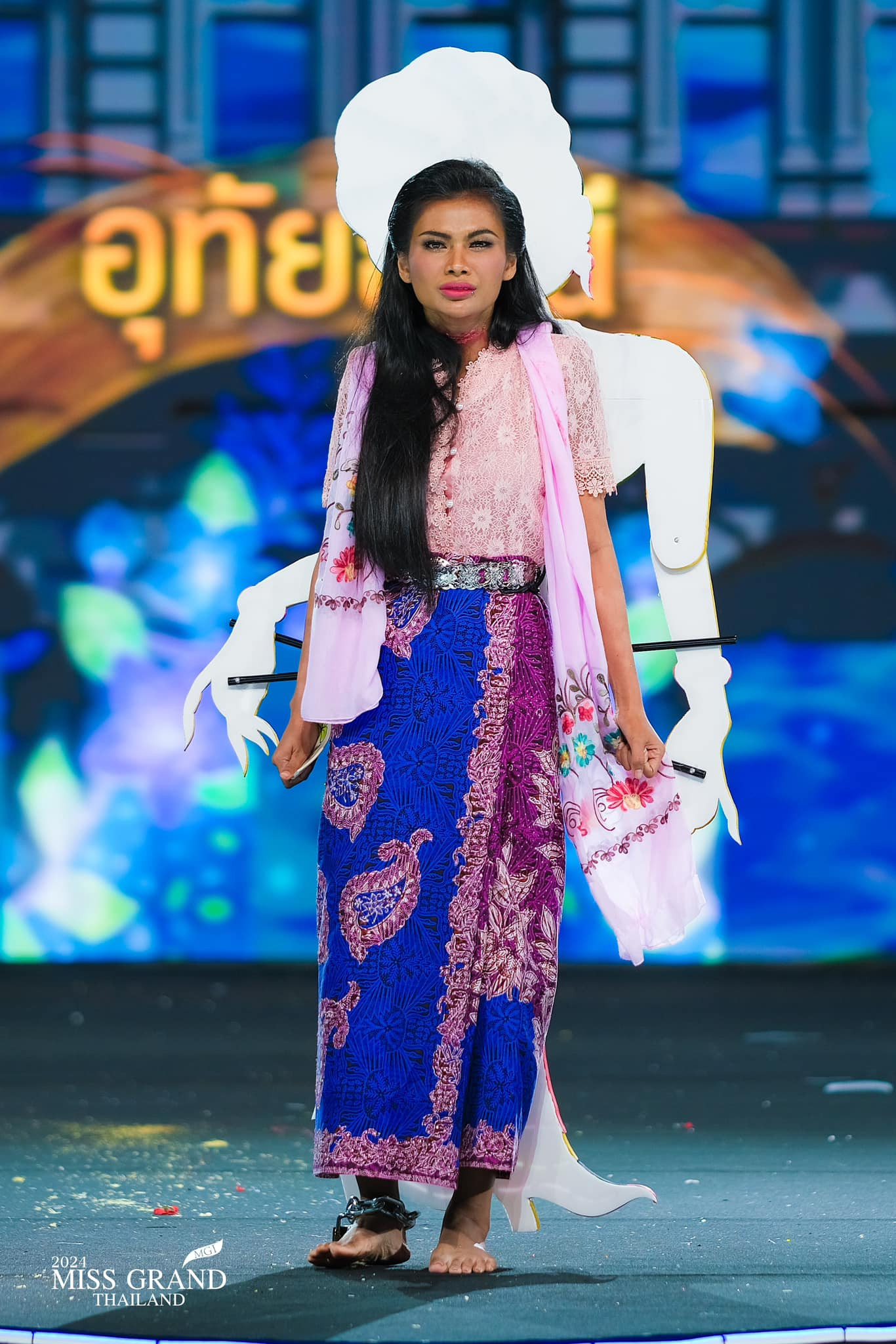 trajes tipicos de candidatas a miss grand thailand 2024. - Página 2 JNq8MMJ