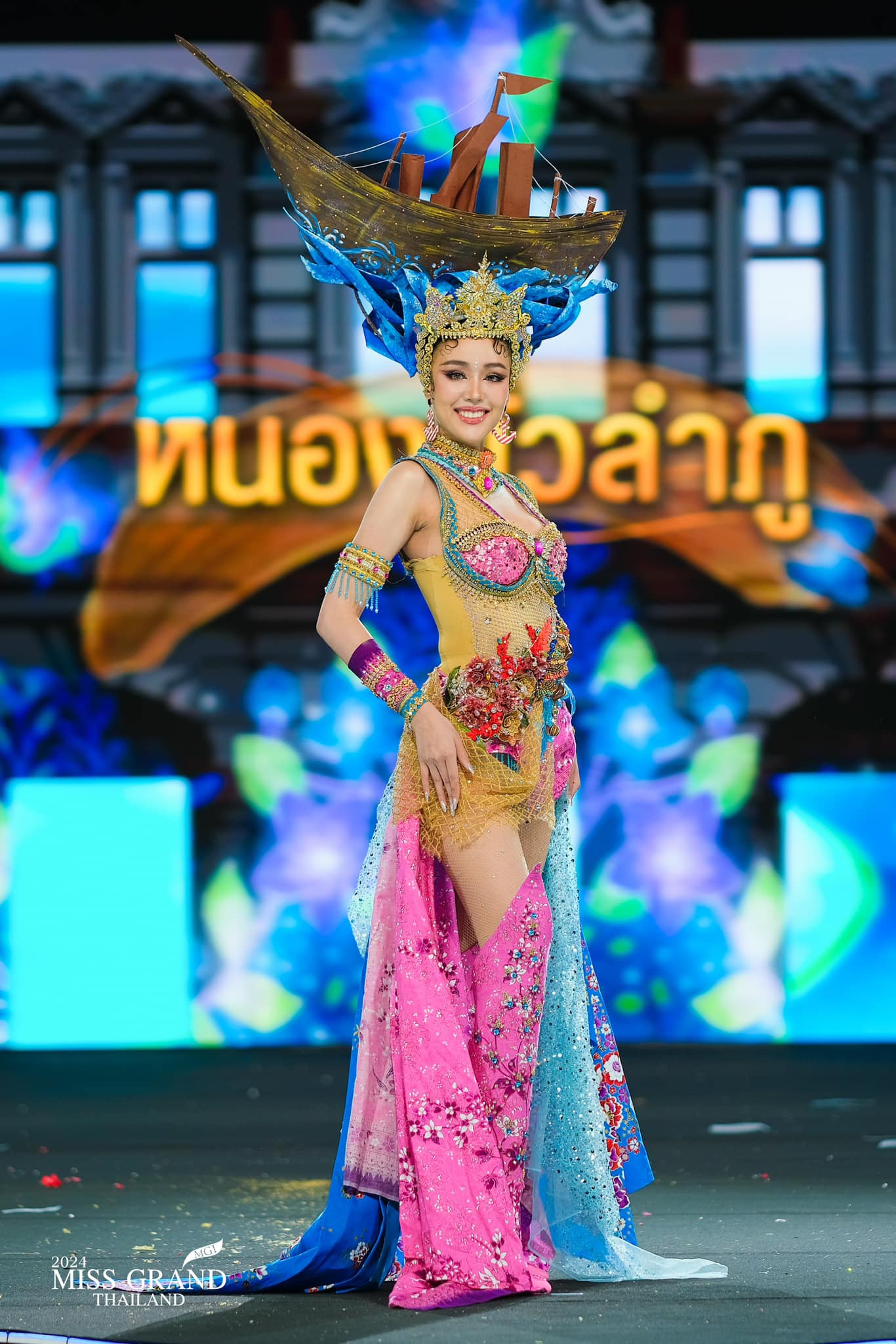 trajes tipicos de candidatas a miss grand thailand 2024. JNqOz12