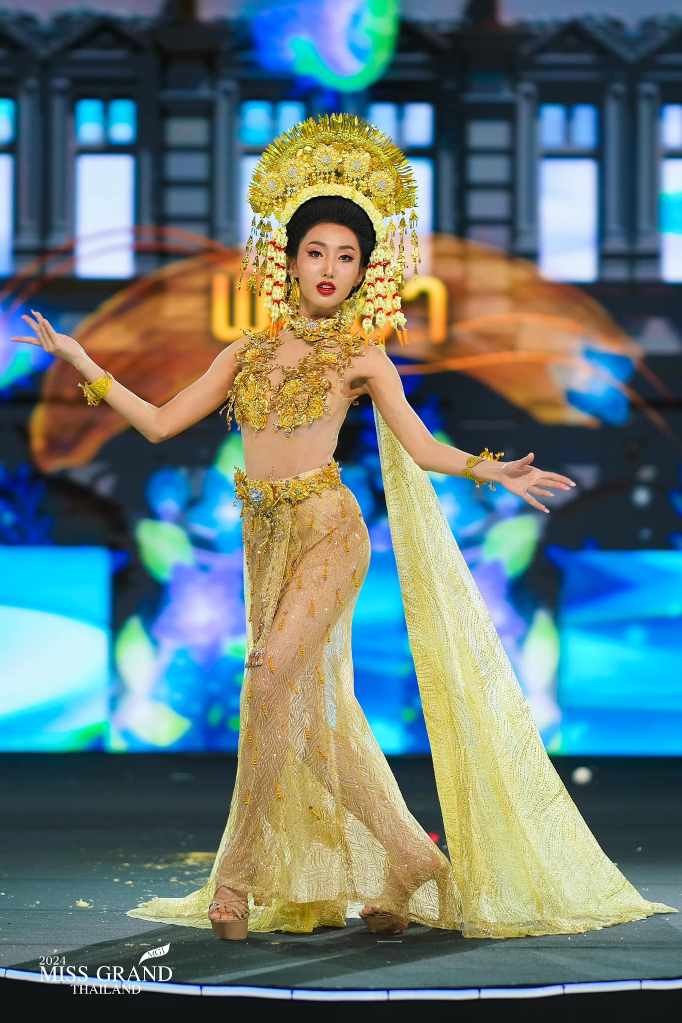trajes tipicos de candidatas a miss grand thailand 2024. JNqv114