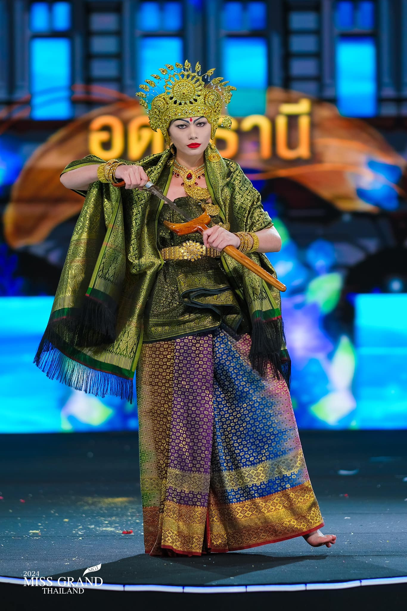 trajes tipicos de candidatas a miss grand thailand 2024. - Página 2 JNqvM22