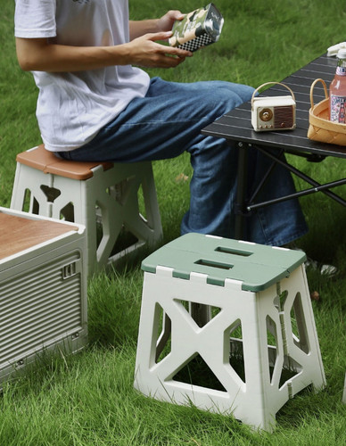 Folding chair LVD0 6.jpg