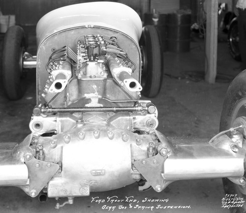 1935 39909 ford v8 engine front cropped.jpg