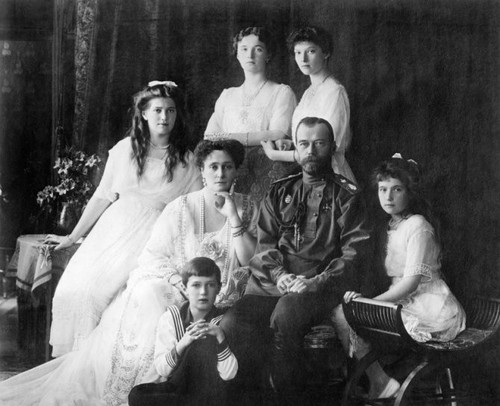 Carska porodica Romanov wikimedia (1).jpg