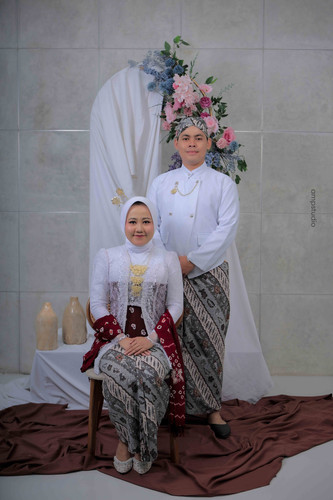 16 rp frame putih.jpg