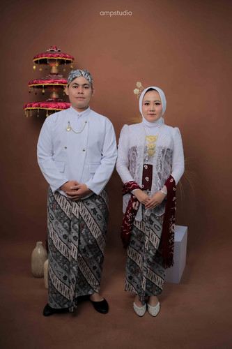 FRAME 4R HITAM (2).jpg