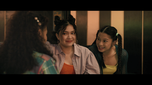 Puspa.Indah.Taman.Hati.2023.1080p.NF.WEB DL.DDP5.1.H.264 QuaSO.mkv snapshot 00.27.54 [2023.12.29 12..png