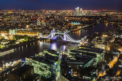 London skyline at night.jpg