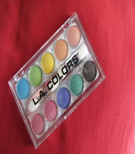 Glittering Starlet Eyeshadow Bette.jpg