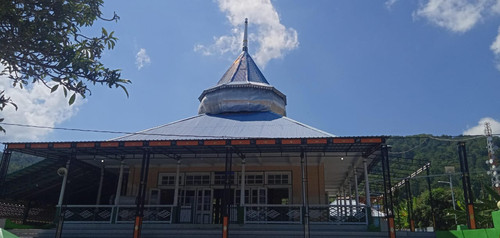 6. Mesjid Jami Luhu.jpg