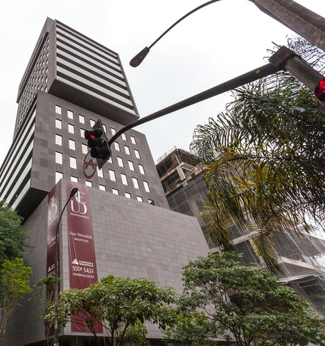 30895908408 171100cc9a k.jpg