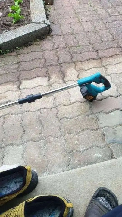 RhuxJrBijpw8cdF.jpg