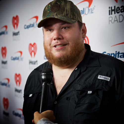 luke combs.jpg