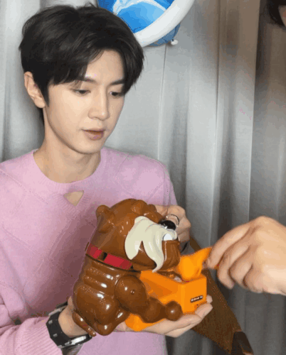 E1055D87 8698 486D 9B14 4D3693D0190F.gif