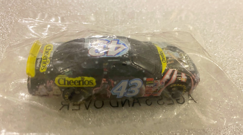 Машинка NASCAR '01 Dodge Intrepid 2002 John Andretti #43 Star Wars Cheerios NASDI43 2.jpg