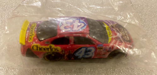 Машинка NASCAR '01 Dodge Intrepid 2002 John Andretti #43 Star Wars Cheerios NASDI43 3.jpg