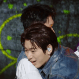 8E49C3FA DF17 4582 872D 4F3CF7786C93.gif