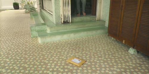 Confinement.2024.1080p.WEB DL.DDP5.1.H264 MISS.mk(3).png