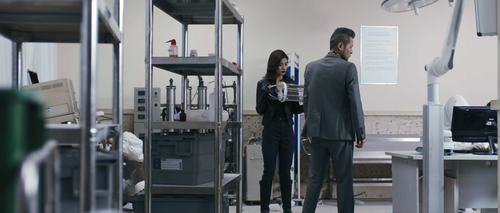 The.War.of.Werewolf.2021.2160p.WEB DL.AAC.H265.HDR MISS.mkv 20240306 000132.746.png