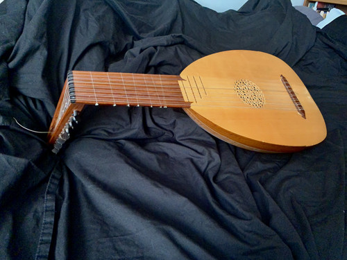 Baroque lute.jpg