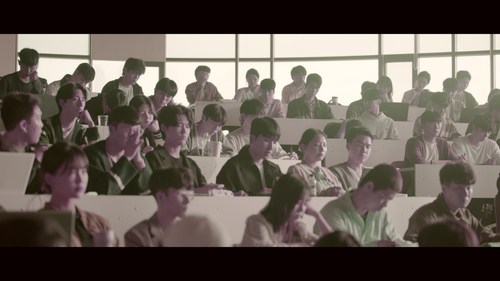Doona.S01E01.2023.2160p.NF.WEB DL.DDP5.1.Atmos.DV.H.265 LelveTV.thumb 05.png