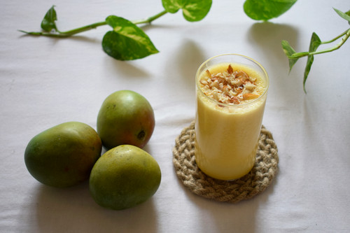 mango smoothie.jpg