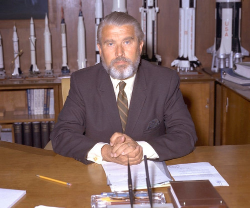 wernher von braun 4.jpg