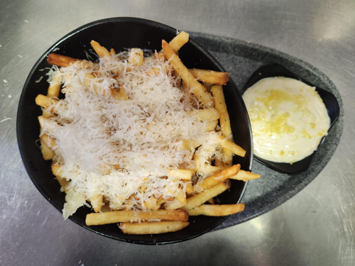 Truffle Fries with Roasted Leamo Aioli