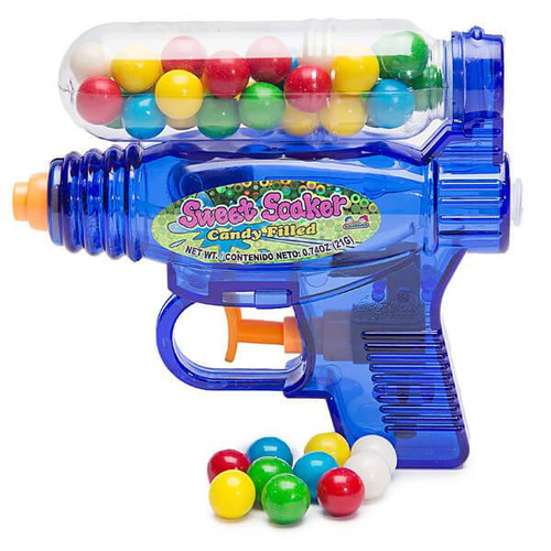 sweet soaker candy filled squirt guns 12 piece box candy warehouse 1 12d062f7 211b 49a4 934e e0fe8d2.jpg