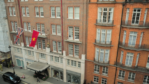 The.Mayfair.Hotel.Megabuild.S01E01.Episode.1.1080p.iP.WEB DL.AAC2.0.H.264 VTM 1.png