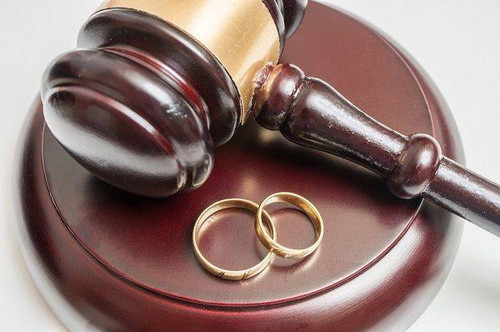 Divorce Lawyer Forest Lake MN.jpg