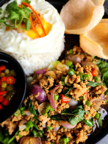 Pad Krapow Gai spicy that Basil Chicken.jpg
