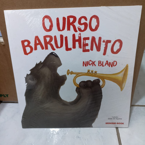 Livro O urso barulhento.jpg
