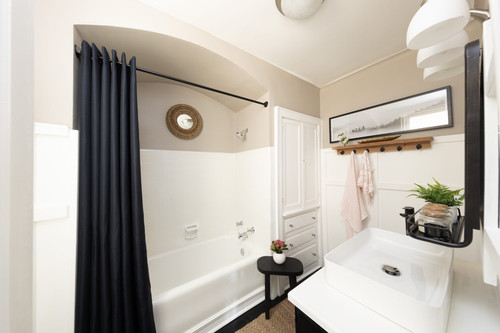 815 Master Bathroom3 1 1536x1024.jpg