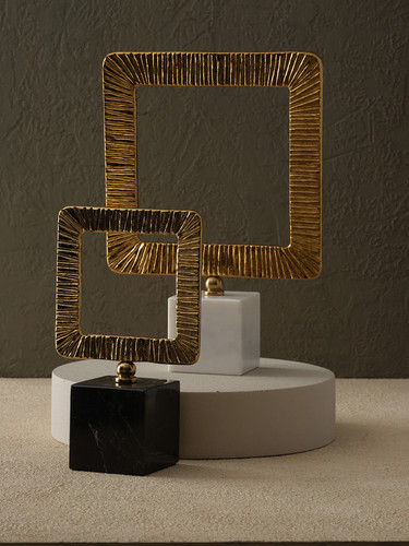 MRLTH 107 1015 1L.jpg