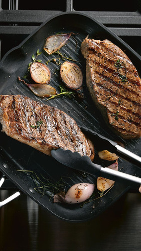 Vertical KA KKA 11.25 Square Grill Pan Nonstick Glam MIL.jpg