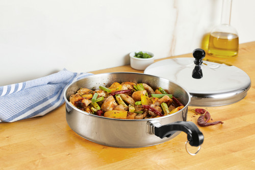 Full res JPG 50011 FBW CLA 2.75Qt Cov Saute SS Glam MIL.jpg