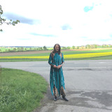 Maxikleid und Stiefel