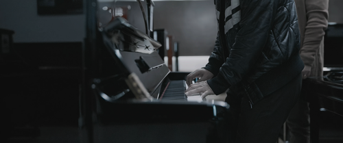 On.Your.Mark.2021.2160p.WEB DL.DDP5.1.H265.HDR MISS.mkv 20240116 190659.493.png