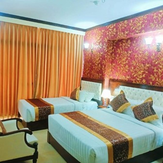 Hotel Crystal Rose.jpg